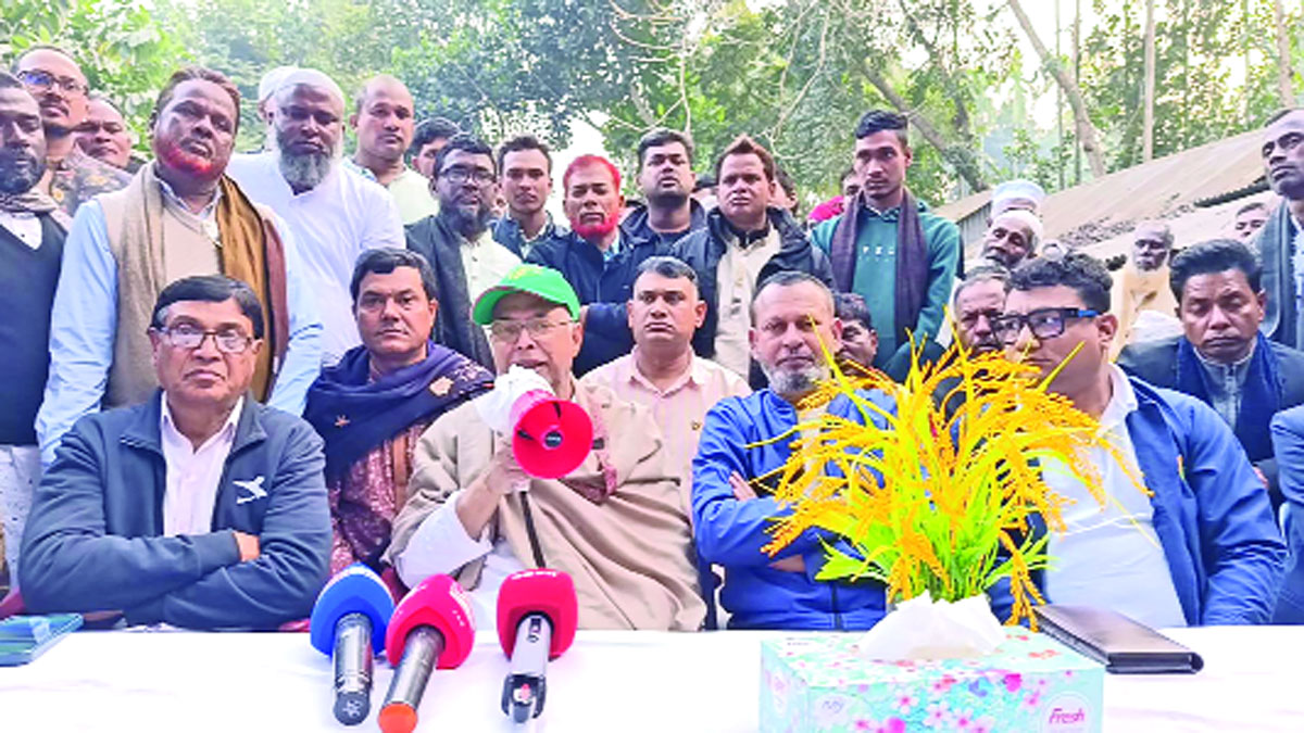 সিরাজগঞ্জ-২ আসনের বিএনপি প্রার্থী ইকবাল হাসান মাহমুদ টুকু সদর উপজেলার কালিয়াহরিপুরে নির্বাচনি প্রচার চালান